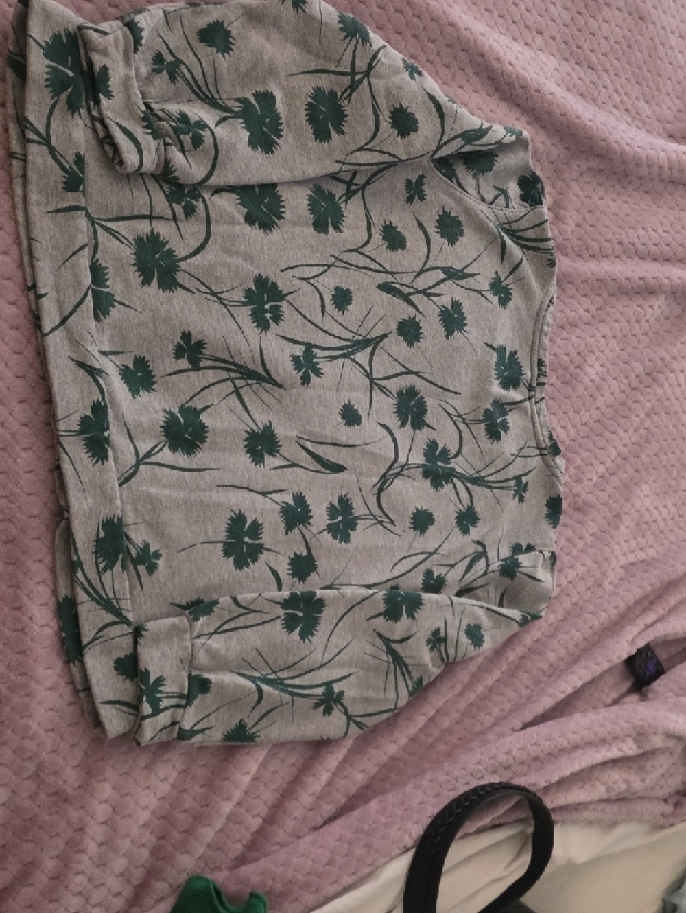 Liz Claiborne Gray Sweatshirt with Green Floral Print - Picture 9 of 9